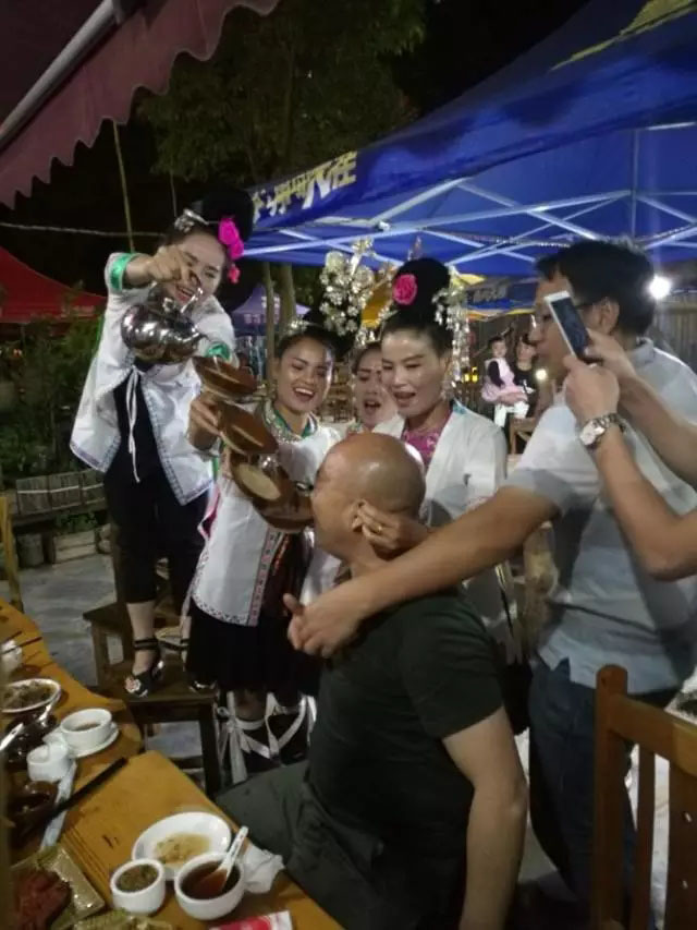 在侗鄉(xiāng)，有一種敬酒叫高山流水